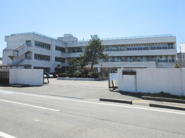 亀田西中学校（現地より徒歩22分、約1,700～1,750m）